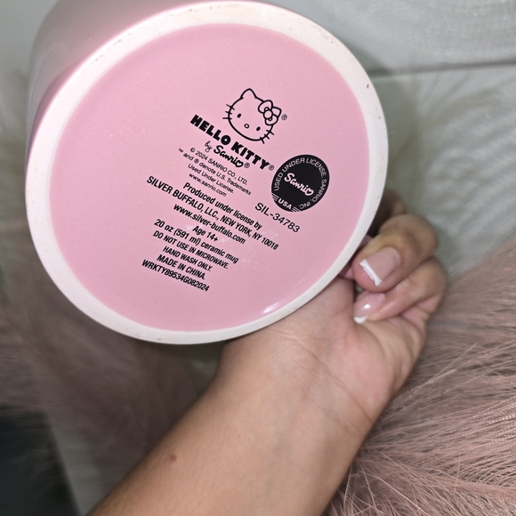 Hello Kitty Pink Ceramic Base - Picture 3 of 7